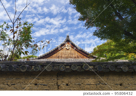 Toshodai-ji Temple Earthen Wall and Honbo Zosho-in Temple Toshodai-ji Temple Earthen Wall and Honbo Zosho-in Temple 95806432