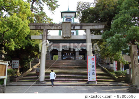 深秋的小山神社（石川縣金澤市） 95806596
