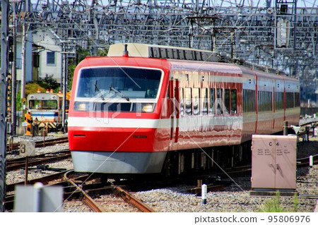 鮮豔的複興色彩......連接淺草市中心和兩毛地區[特快兩毛] 95806976