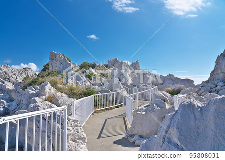 [Shirasaki Ocean Park] Ohiki, Yura Town, Hidaka District, Wakayama Prefecture 95808031