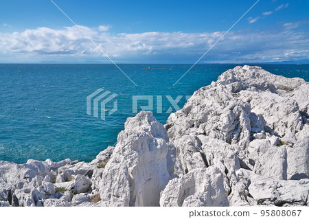 [Shirasaki Ocean Park] Ohiki, Yura Town, Hidaka District, Wakayama Prefecture 95808067