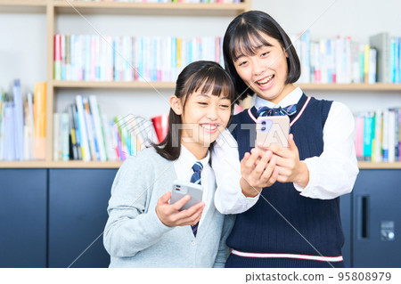 好朋友初中女生放學後圖書館補習班青年 95808979