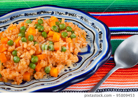 Mexican food arroz a la Mexicana 95809453