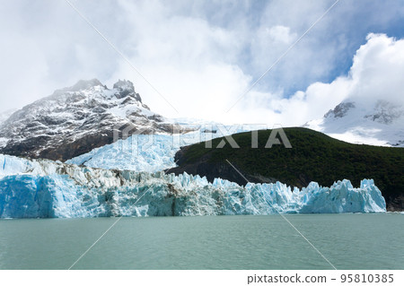 Spegazzini Glacier view from Argentino lake, Patagonia landscape, Argentina 95810385