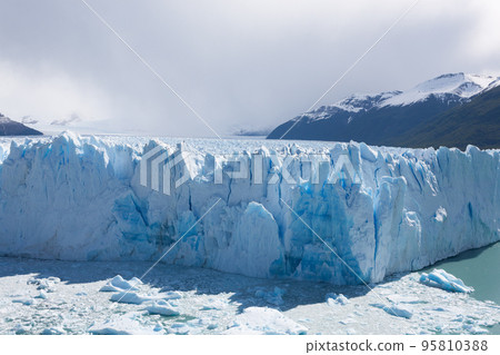 Perito Moreno glacier view, Patagonia landscape, Argentina 95810388