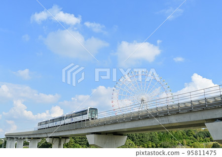 愛知捷運東武九龍線(Linimo)和摩天輪 愛知捷運東武九龍線(Linimo)和摩天輪 95811475