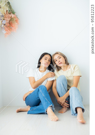 雙妹牛仔 95812223