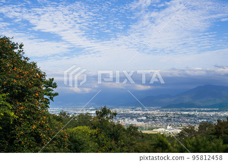 從茶臼山看善光寺平的天空 95812458