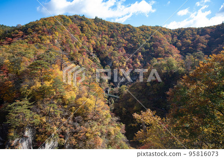 Narukokyo隧道和鐵路(宮城) Narukokyo隧道和鐵路(宮城) 95816073