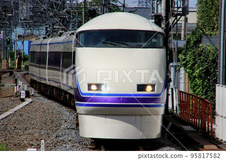 沿著日光路騎行......乘坐豪華特快東武特快“Spacia”100系列前往日光/鬼怒川 95817582
