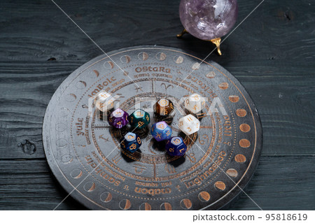 Zodiac horoscope with divination dice Zodiac horoscope with divination dice 95818619