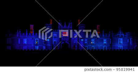Illuminated Hampton Court Palace by night in Hampton Court, London, United Kingdom Illuminated Hampton Court Palace by night in Hampton Court, London, United Kingdom 95819941