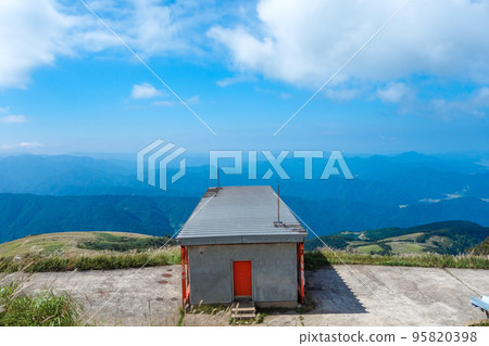 福井縣池田町水海野樂之裡牧場遺址的絕景 福井縣池田町水海野樂之裡牧場遺址的絕景 95820398