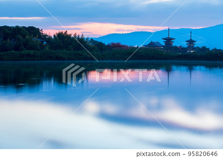 黎明時分的西京都 95820646