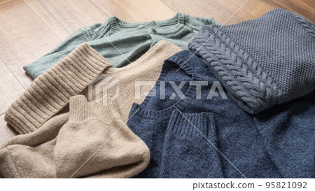 Winter clothes | Change clothes image 95821092