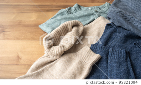 Winter clothes | Change clothes image 95821094