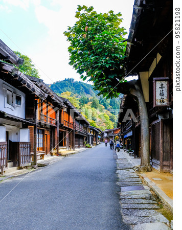 Old townscape of Tsumago-juku (vertical) 95821198