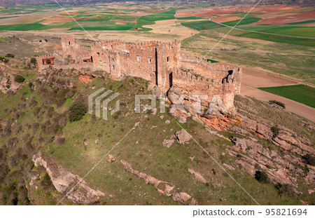 Riba de Santiuste castle. View from above. Guadalajara, Castile La Mancha community 95821694