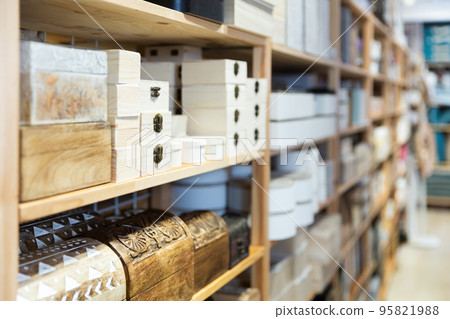 Wooden boxes and trunks in storage 95821988