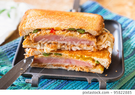 Baked hot sandwich 95822885