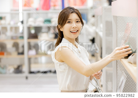 Women Apparel Shopping 95822982