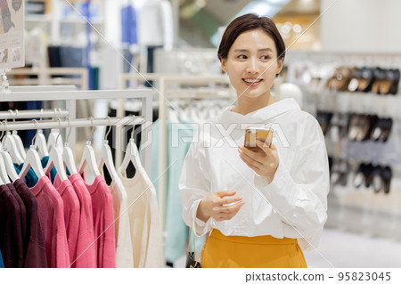 女性服裝購物 95823045