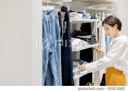 Women Apparel Shopping 95823062