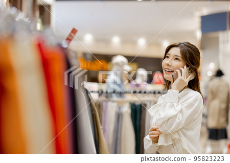 女性服裝購物 95823223