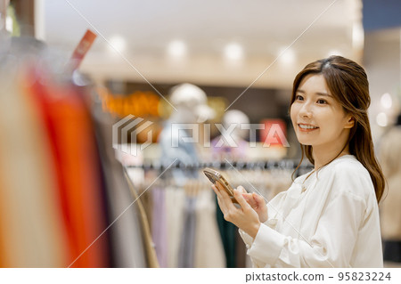 女性服裝購物 95823224