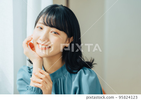 年輕女性的美麗形象 95824123