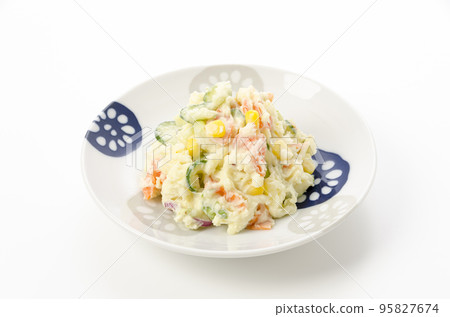 delicious potato salad 95827674