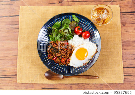 Gaprao Rice 泰式羅勒炒雞 95827695