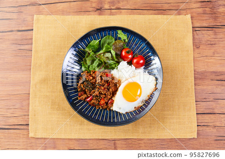 Gaprao Rice 泰式羅勒炒雞 95827696