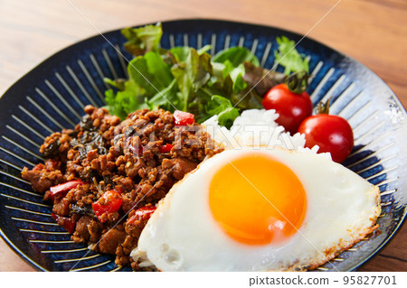 Gaprao Rice 泰式羅勒炒雞 Gaprao Rice 泰式羅勒炒雞 95827701