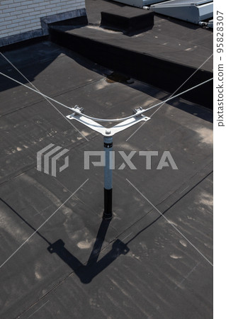 safety cable on the roof 95828307