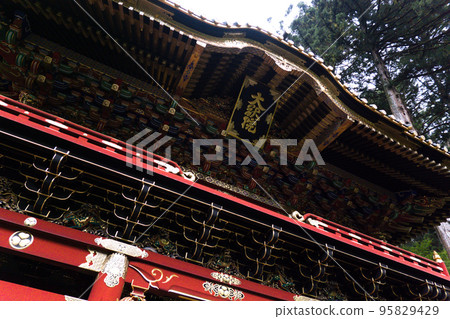 Shrines and Temples in Nikko ``Nikkosan Rinnoji Taiyuin Nitenmon'' Nikko City, Tochigi Prefecture 95829429