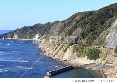 “Osen-Korogashi”的懸崖 “Osen-Korogashi”的懸崖 95829452