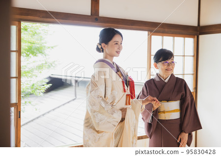 Shiromuku新娘和看守人 95830428