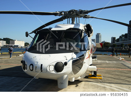 "International Fleet Review 2022" patrol helicopter "International Fleet Review 2022" patrol helicopter 95830435