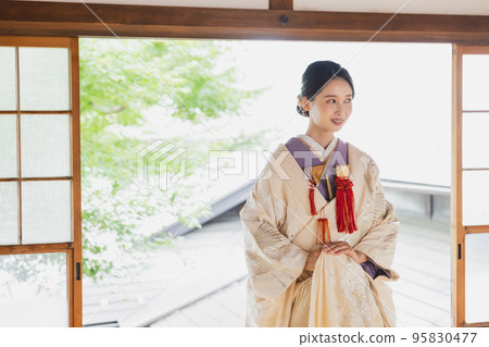 Shiromuku Irokakeshita Bride 95830477
