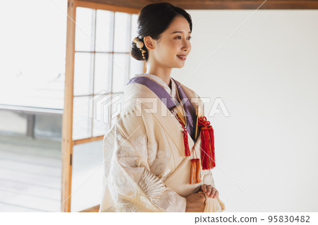 Shiromuku Irokakeshita Bride 95830482