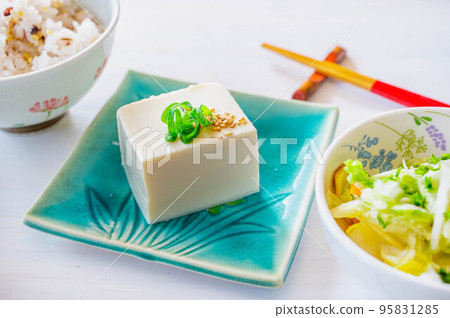 涼拌豆腐 涼拌豆腐 95831285