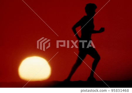 Runner on sunset 95831468
