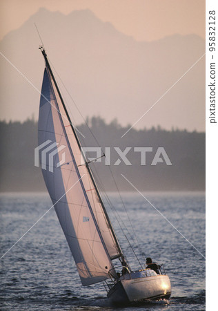 Sailing boat 95832128