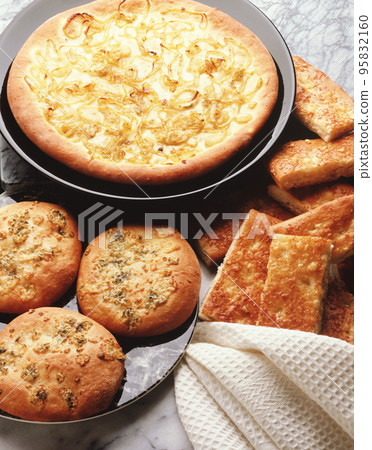Onion pie 95832160