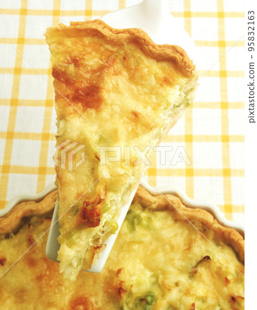 quiches lorraines 95832163