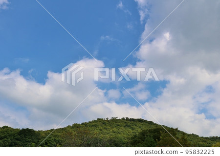 清爽的初秋,宜人的天空,禦鴨山 清爽的初秋,宜人的天空,禦鴨山 95832225