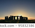 黃昏的巨石陣 95832386