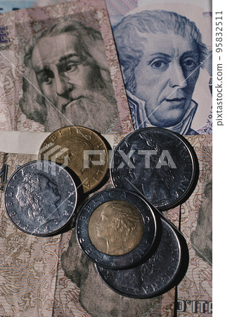 Old italian coins 95832511