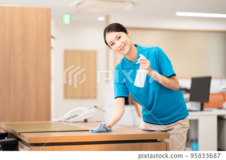 Cleaning staff (young woman, wiping) Cleaning staff (young woman, wiping) 95833687